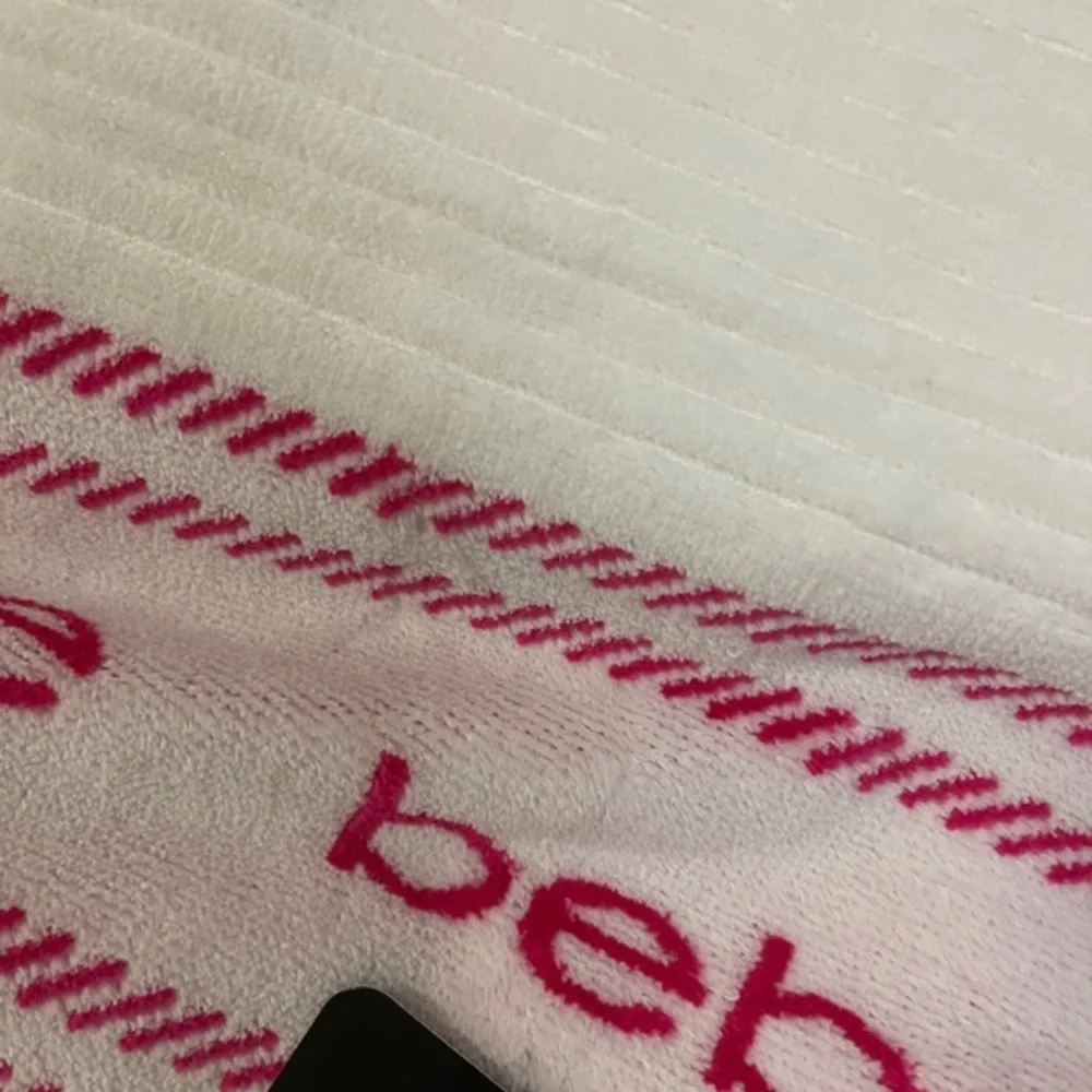 NWT BEBE TOWEL SET